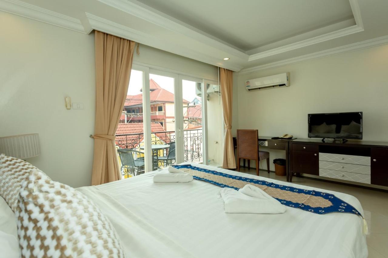 Ivory Palace Hotel Pattaya Exterior photo