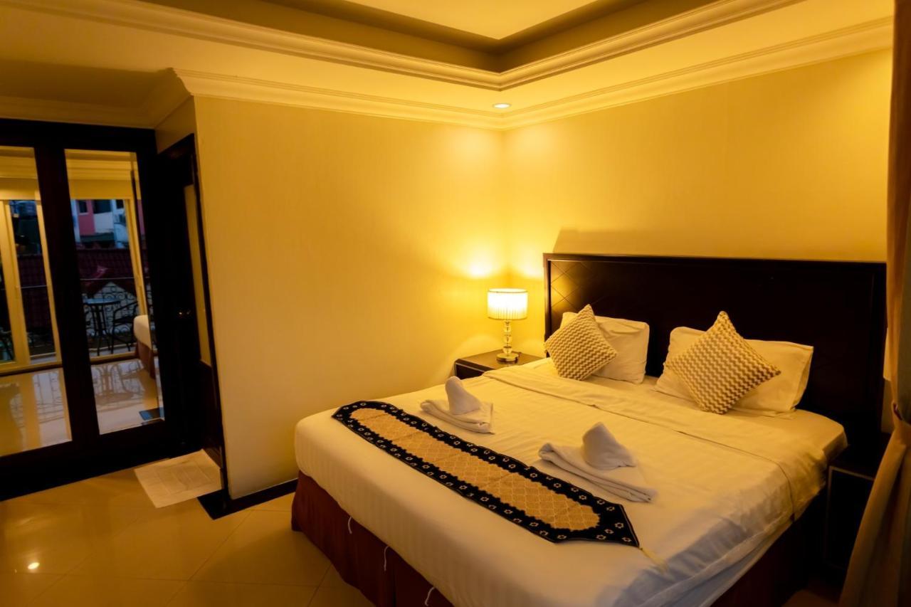Ivory Palace Hotel Pattaya Exterior photo